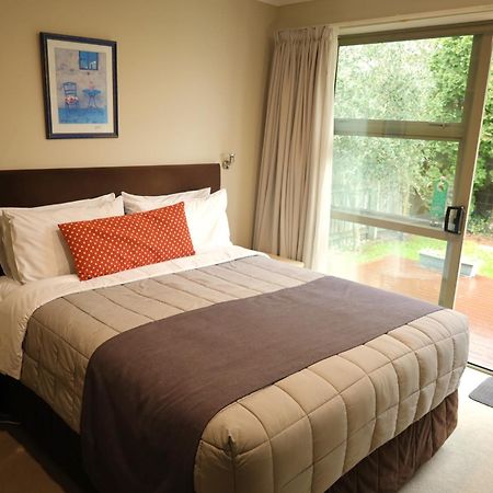 Tower Junction Motor Lodge: Central Stay with Free Railway Shuttle Christchurch Exterior photo