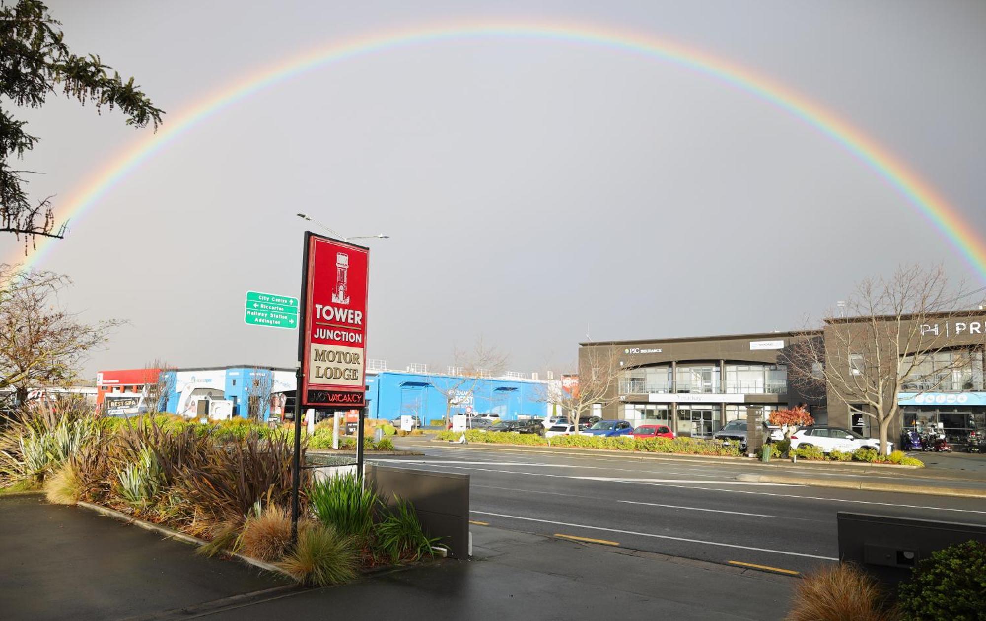 Tower Junction Motor Lodge: Central Stay with Free Railway Shuttle Christchurch Exterior photo
