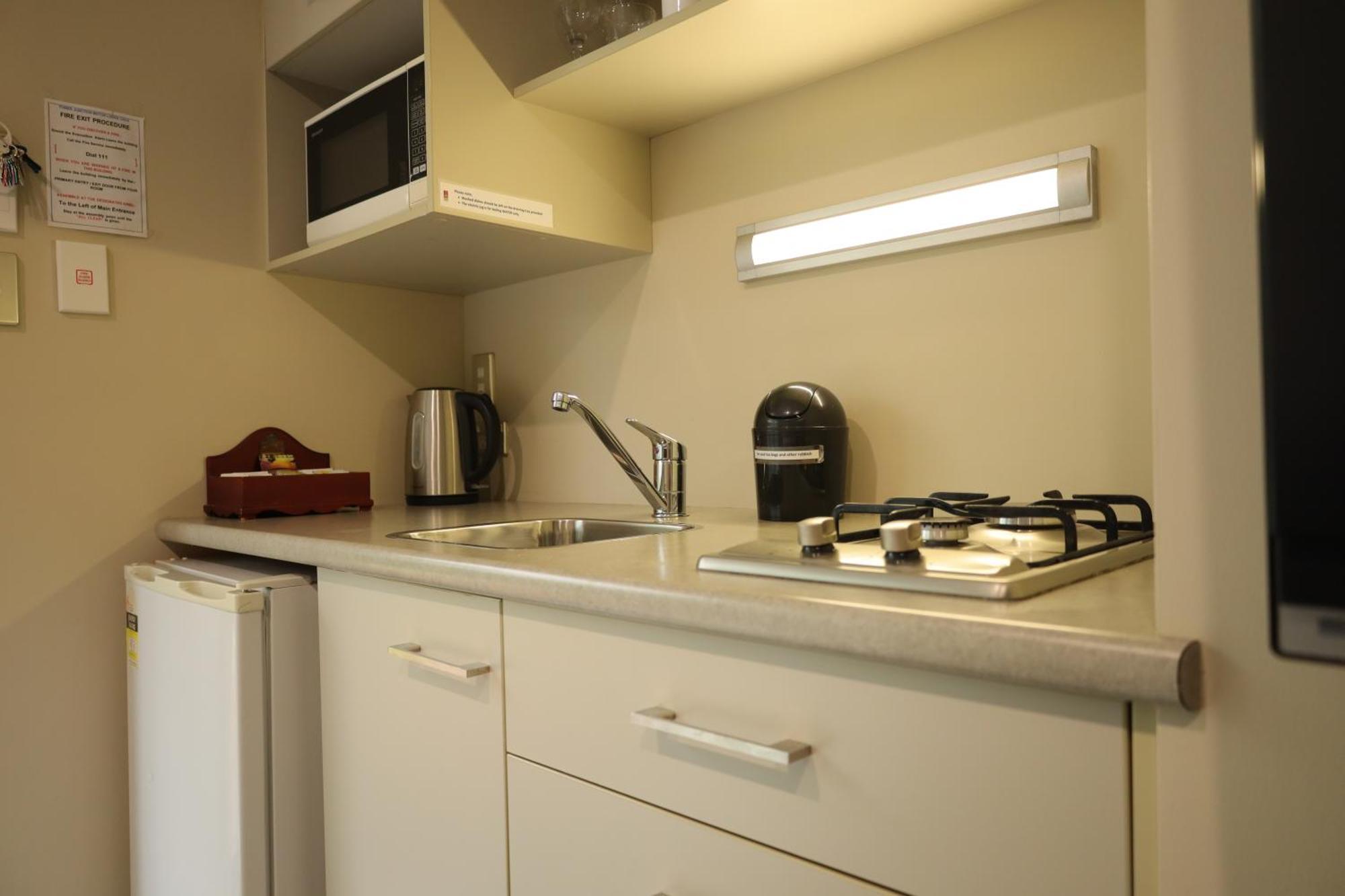 Tower Junction Motor Lodge: Central Stay with Free Railway Shuttle Christchurch Exterior photo