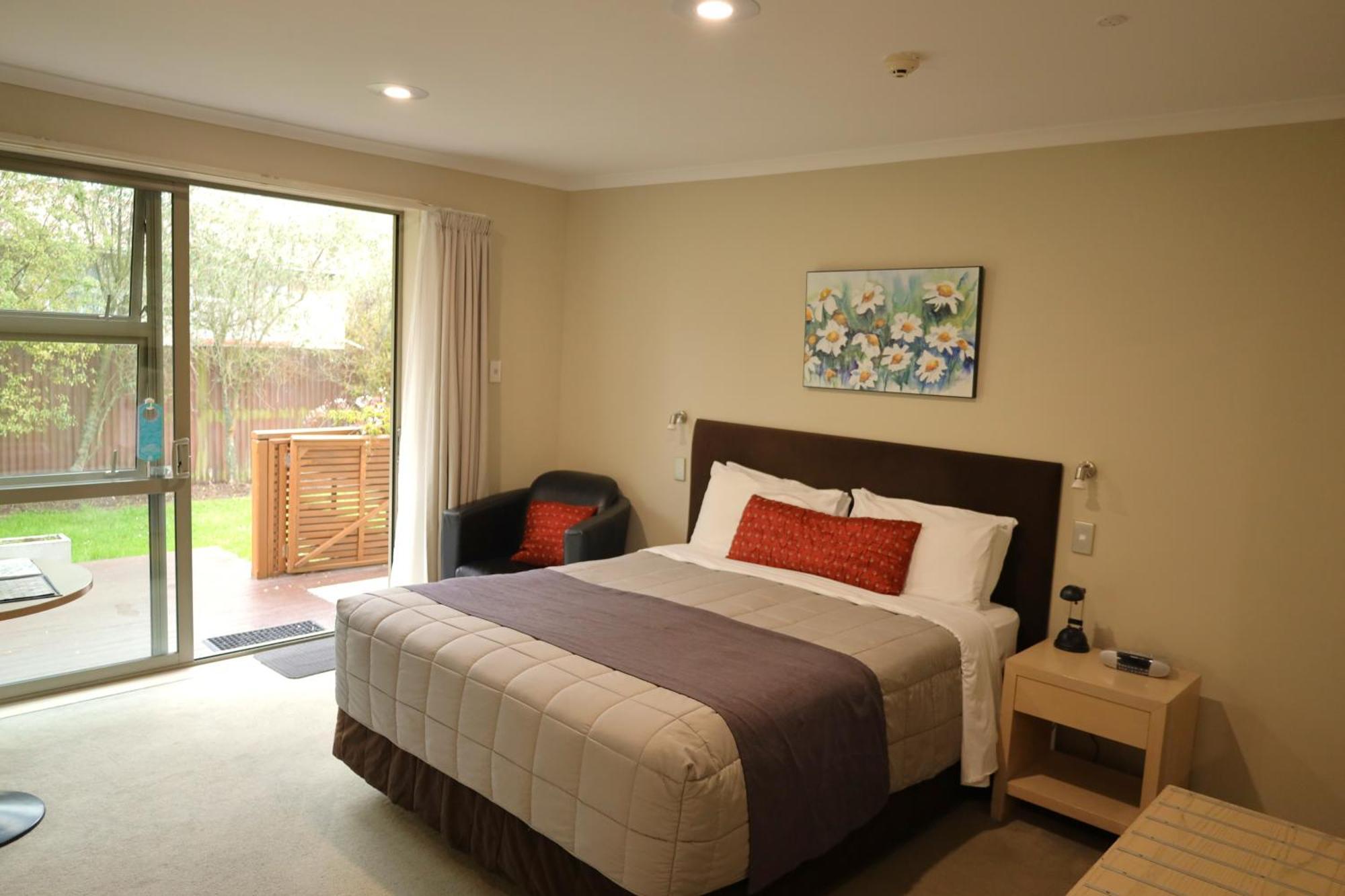 Tower Junction Motor Lodge: Central Stay with Free Railway Shuttle Christchurch Exterior photo