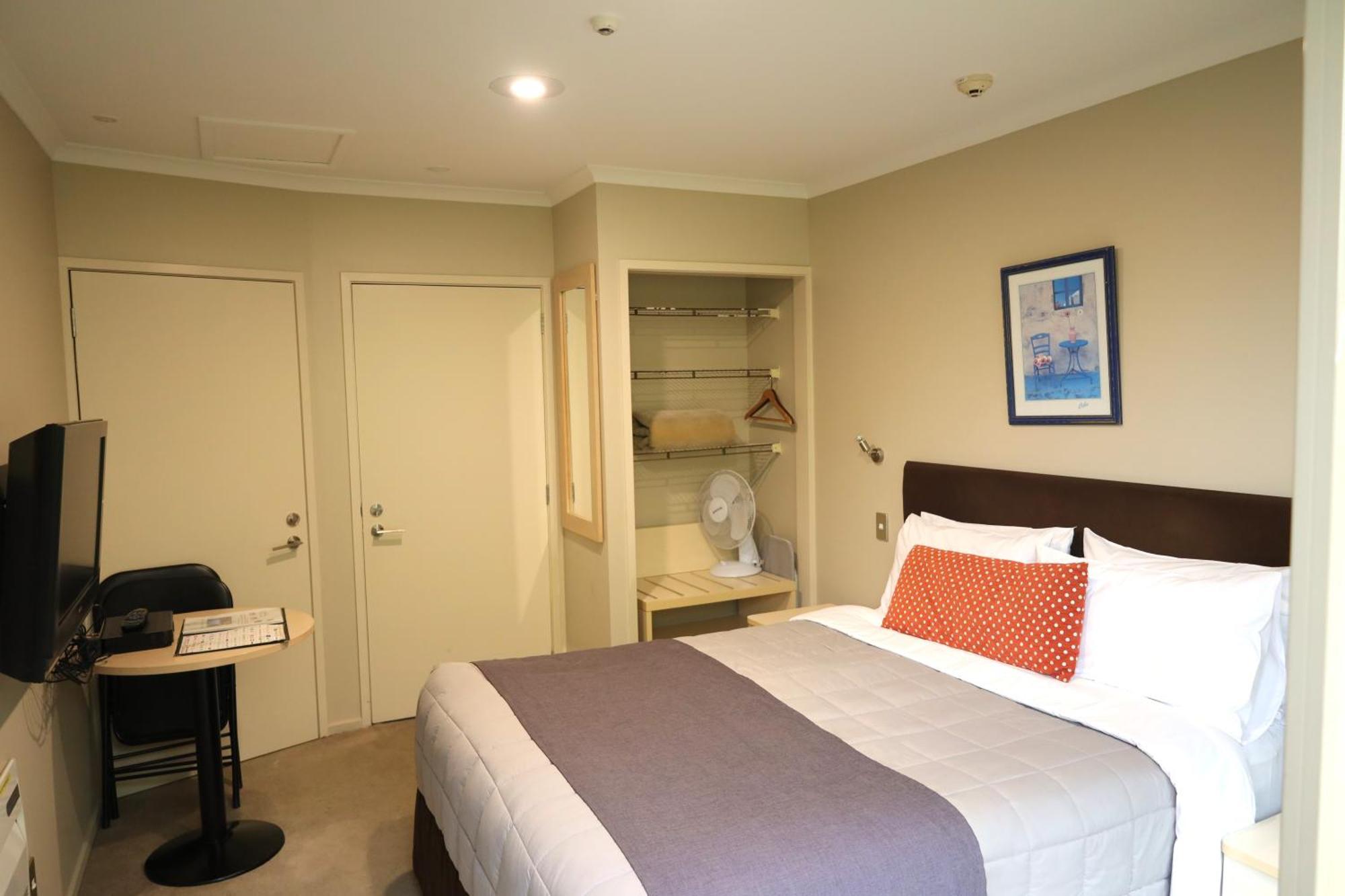 Tower Junction Motor Lodge: Central Stay with Free Railway Shuttle Christchurch Room photo