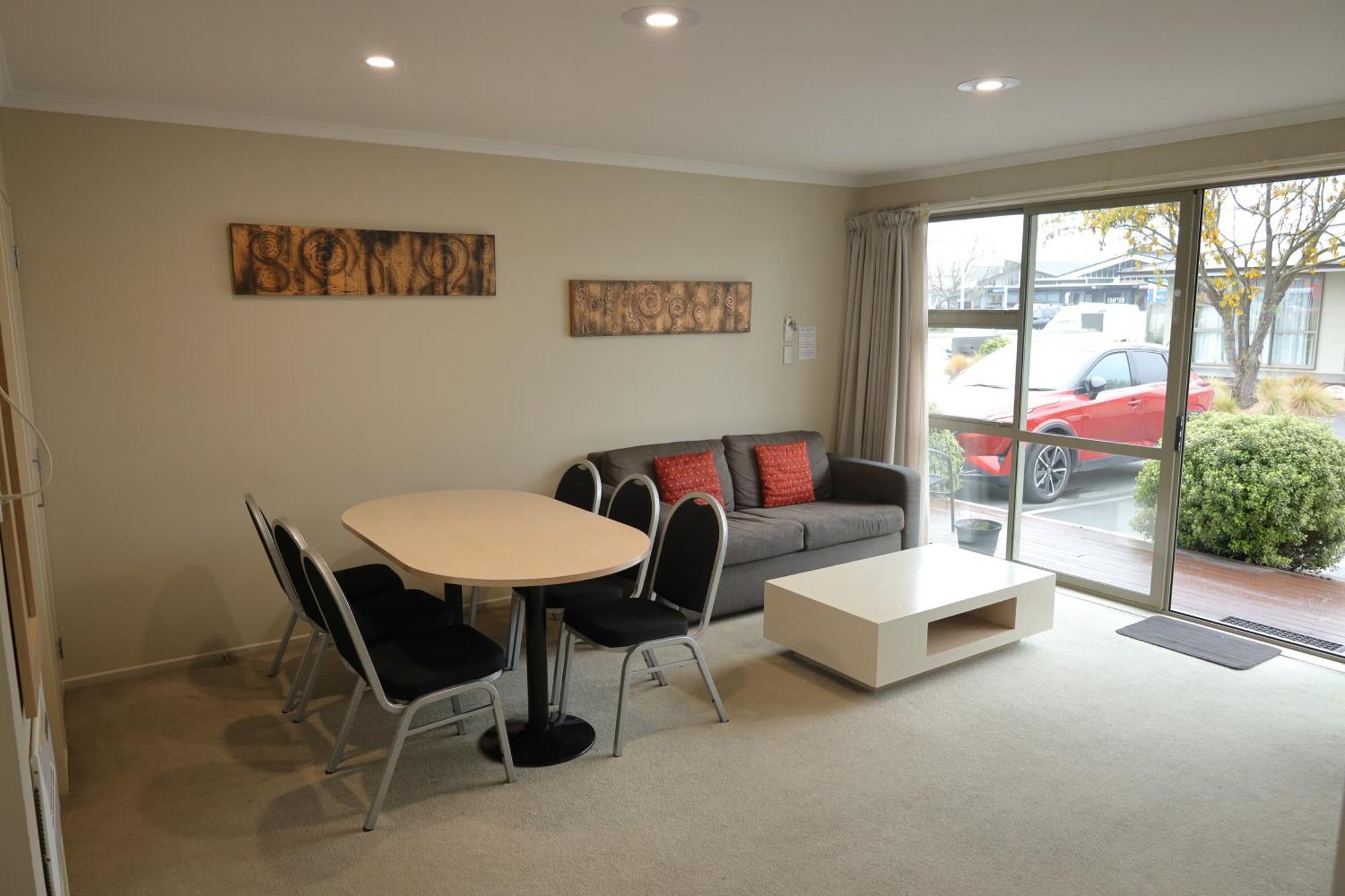 Tower Junction Motor Lodge: Central Stay with Free Railway Shuttle Christchurch Exterior photo