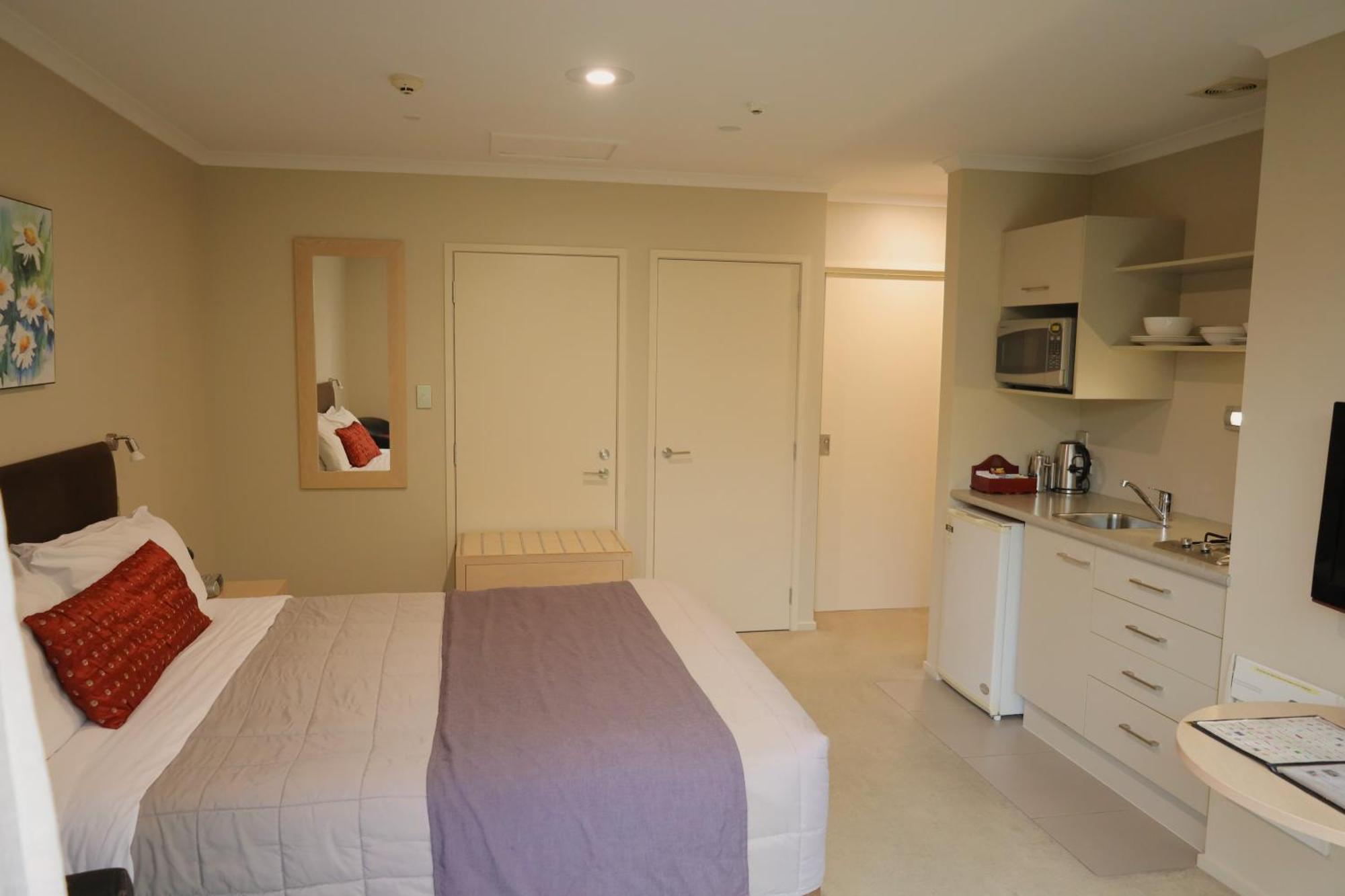 Tower Junction Motor Lodge: Central Stay with Free Railway Shuttle Christchurch Room photo