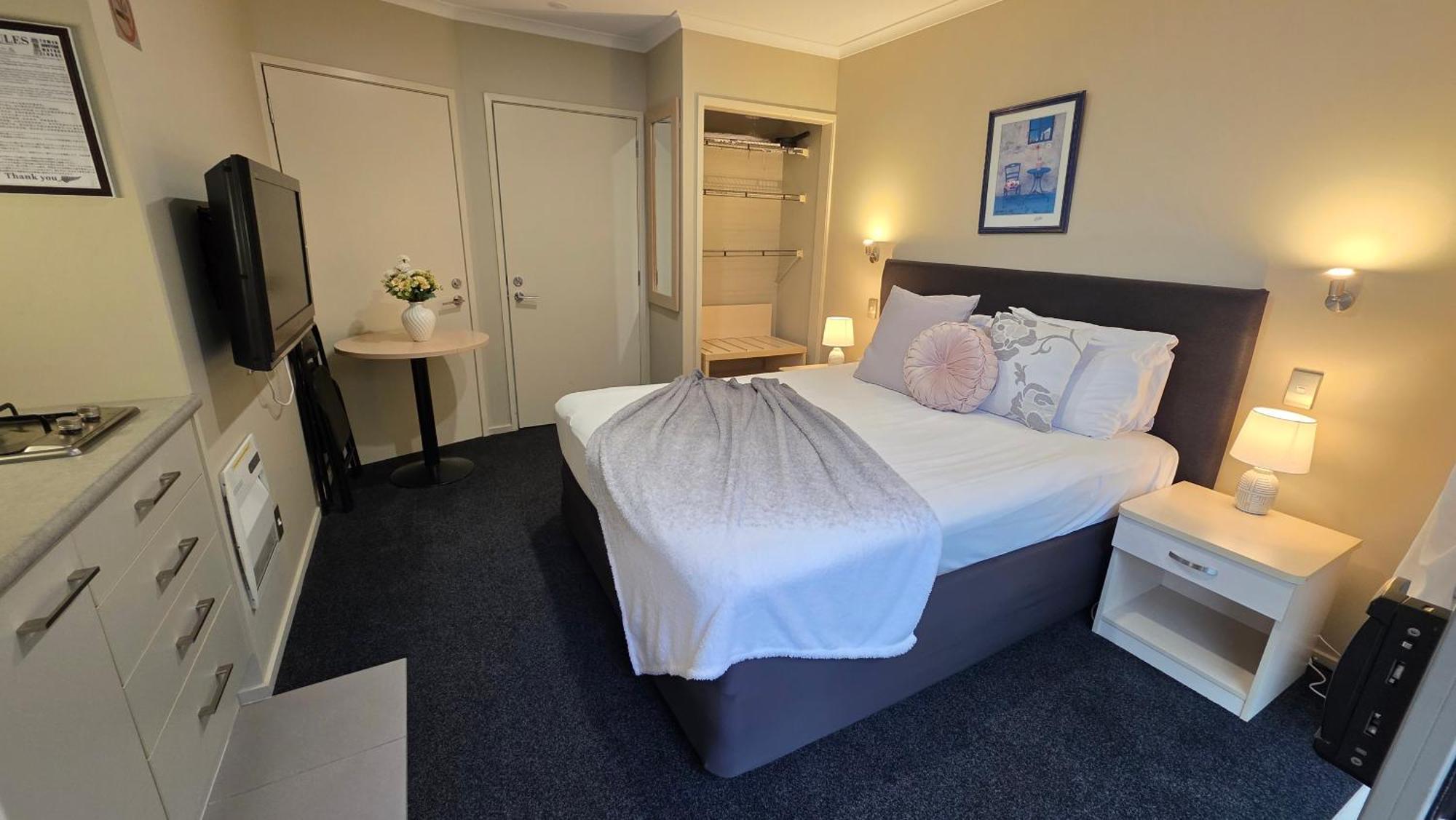 Tower Junction Motor Lodge: Central Stay with Free Railway Shuttle Christchurch Room photo