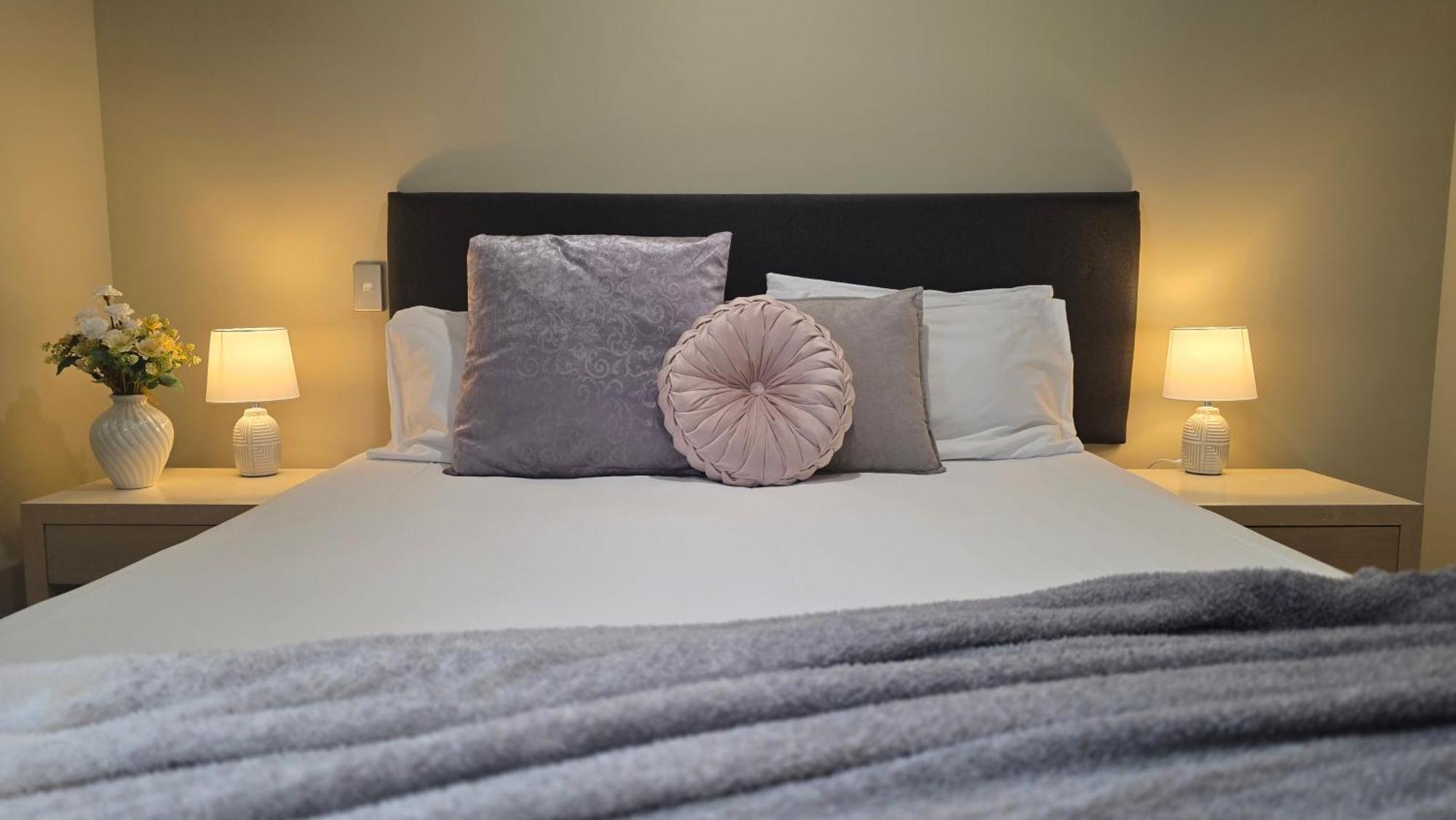 Tower Junction Motor Lodge: Central Stay with Free Railway Shuttle Christchurch Exterior photo